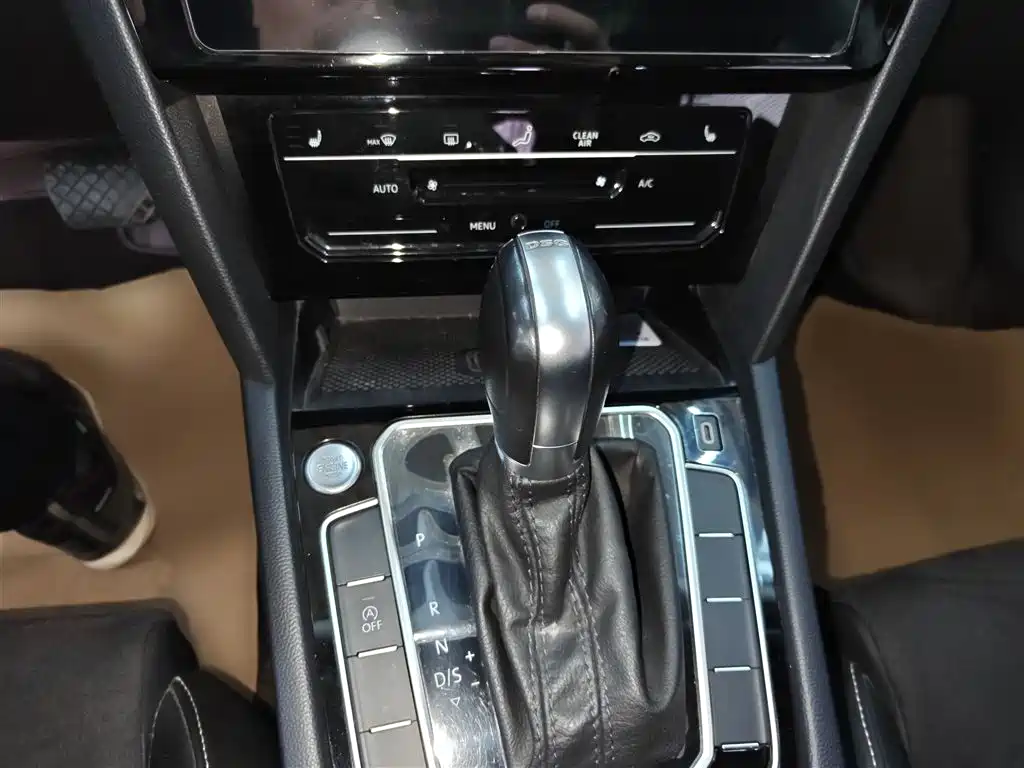Volkswagen Magotan 2020 330TSI DSG Luxury фото 16
