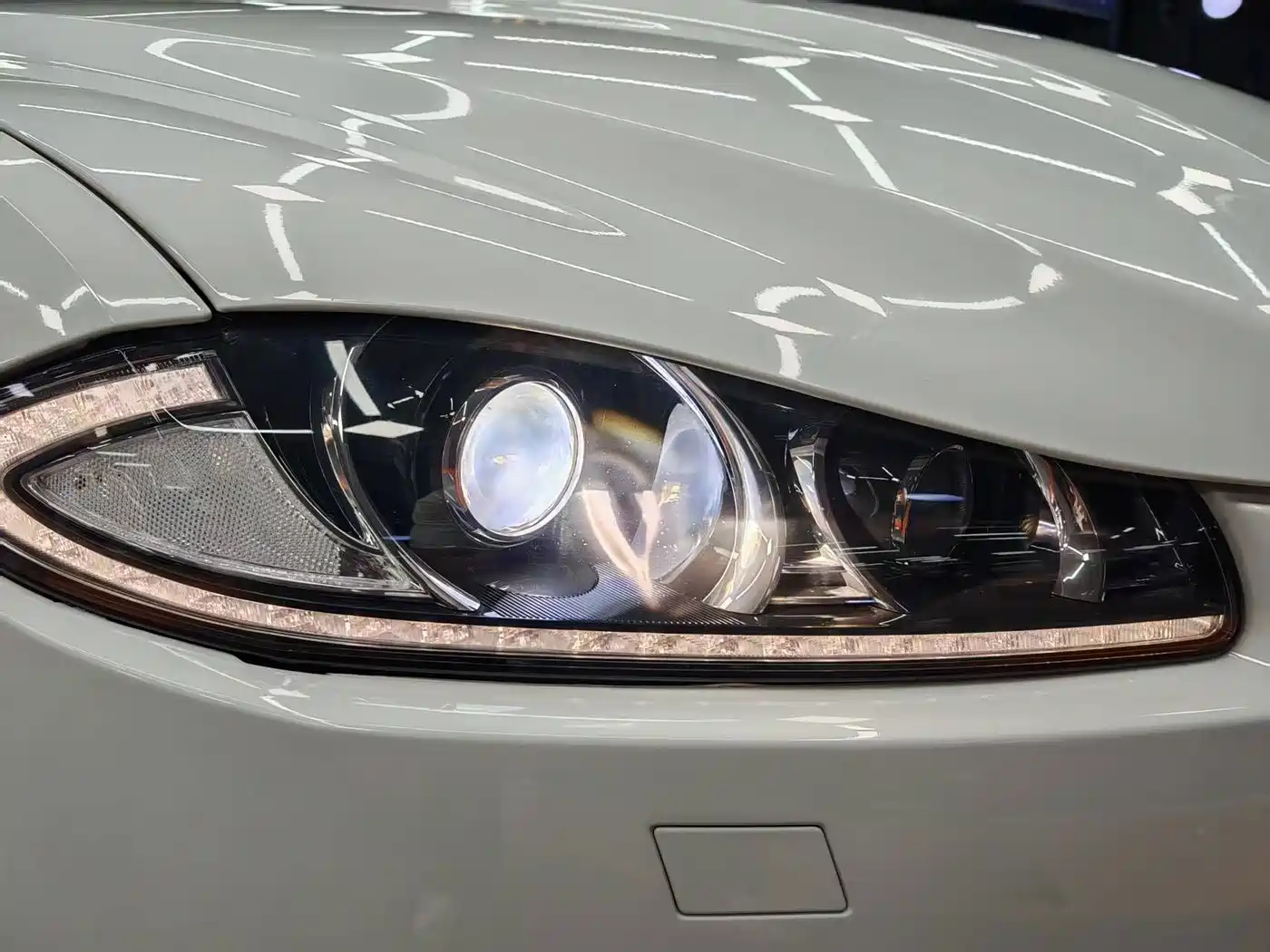 Jaguar XF 2015 2015 XF 2.0T Sportbrake Luxury Edition