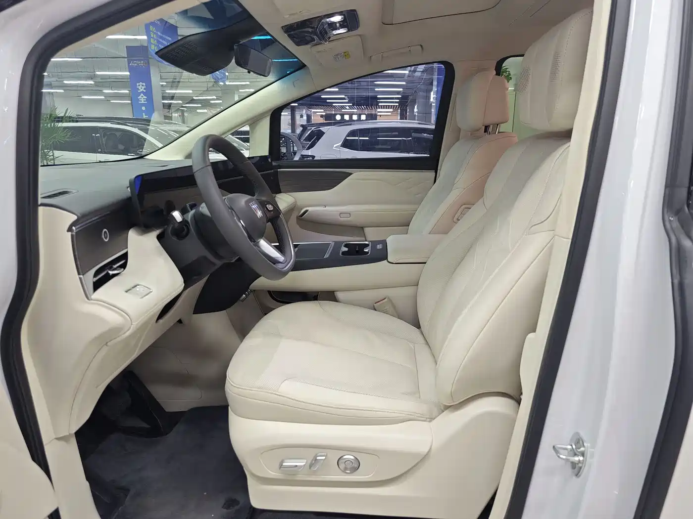 Buick Zhijing Shijia 2026 Model PHEV Base Version фото 5