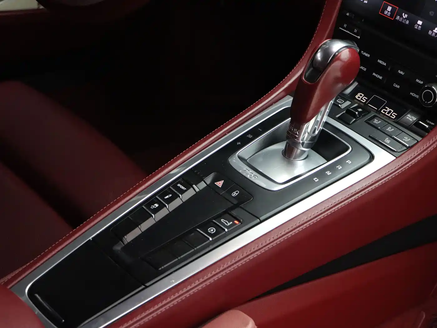 Porsche 718 2018 Cayman 2.0T фото 15