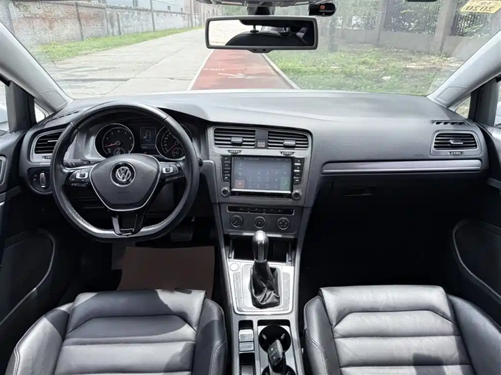 Volkswagen Golf 2016 230TSI Automatic Luxury фото 9