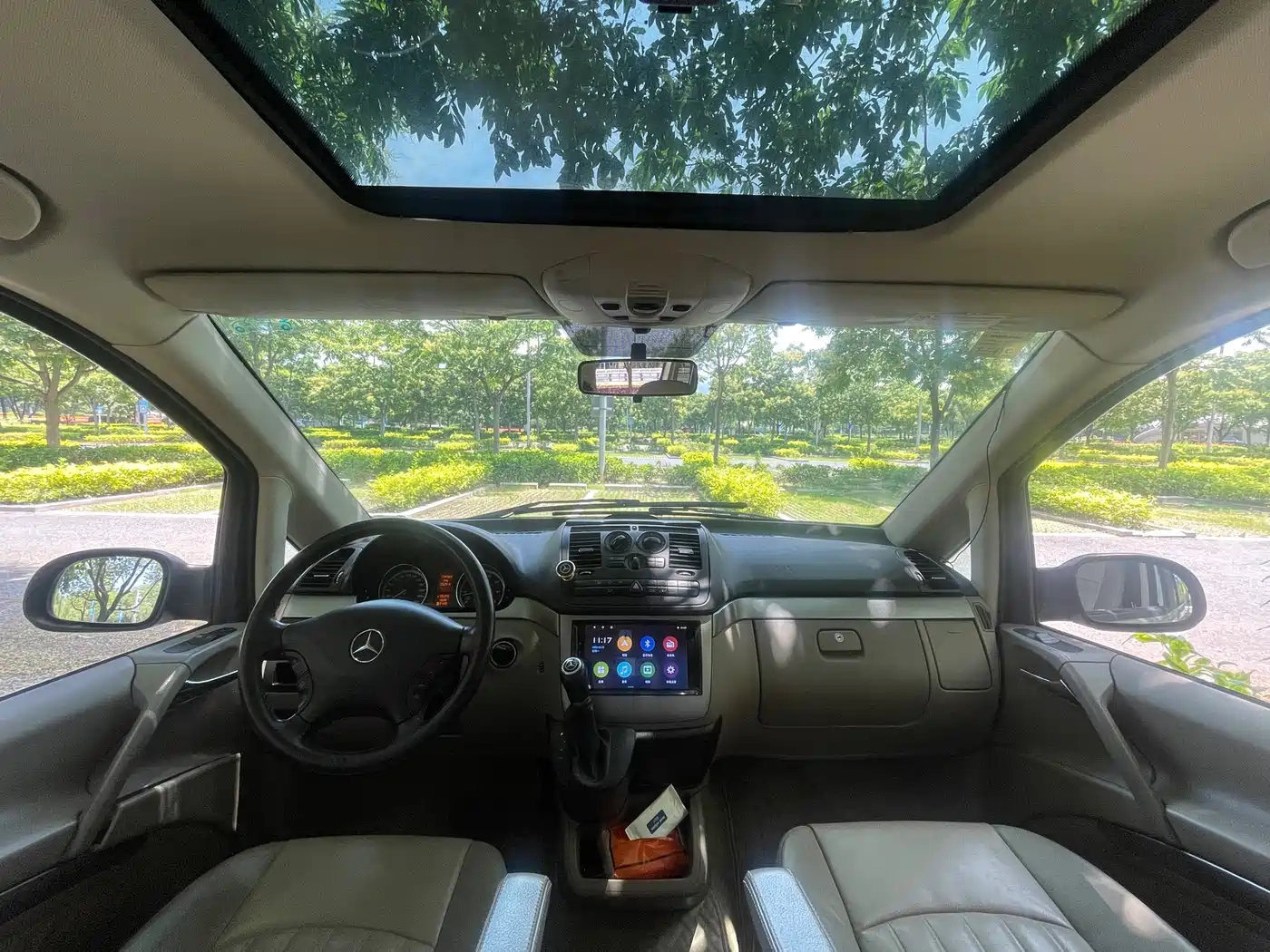 Mercedes-Benz Viano 2011 2.5L Luxury Edition фото 6