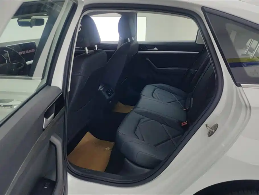 Volkswagen Lavida 2024 Model 300TSI DSG Starlight Leading Edition фото 11