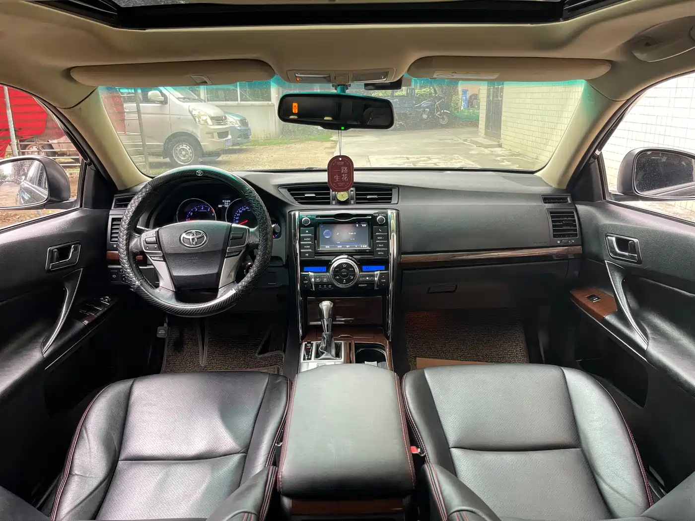 Toyota Reiz 2013 2.5V Elite Edition фото 9