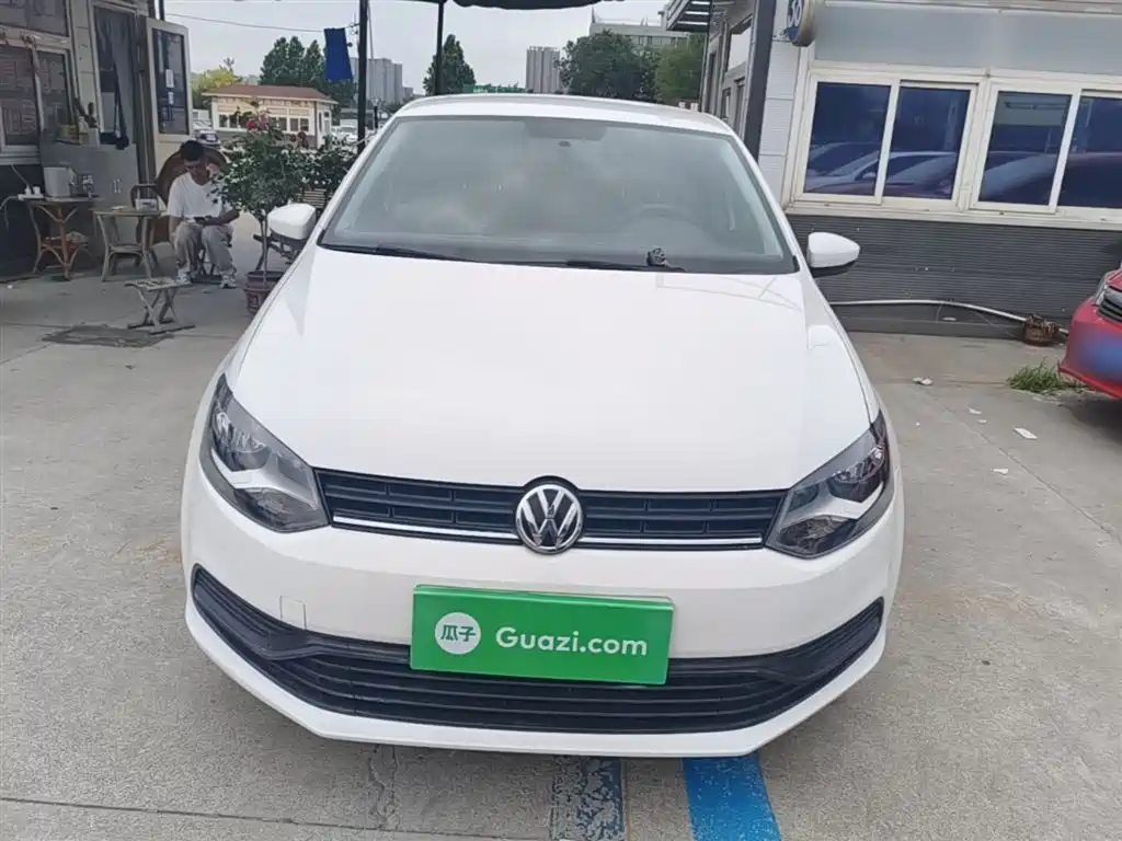Volkswagen Polo 2016 1.4L Automatic Trend фото 3