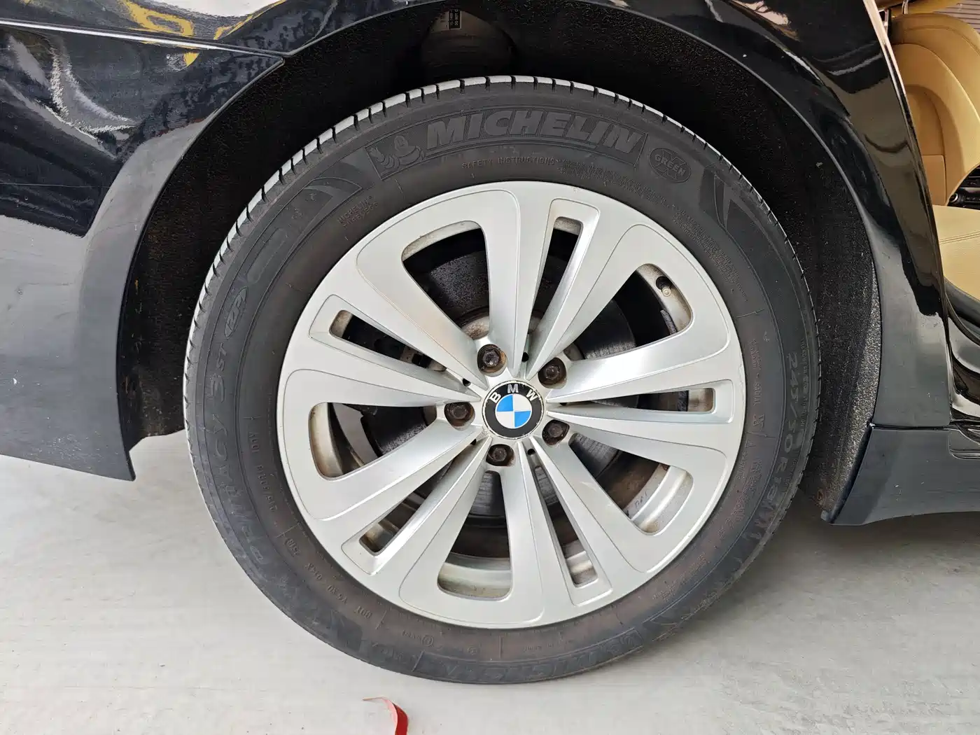 BMW 7 Series 2013 Model 730Li Leading фото 12