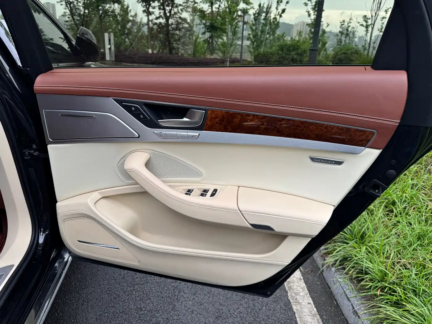 Audi A8 2013 A8L 45 TFSI quattro Exclusive фото 16