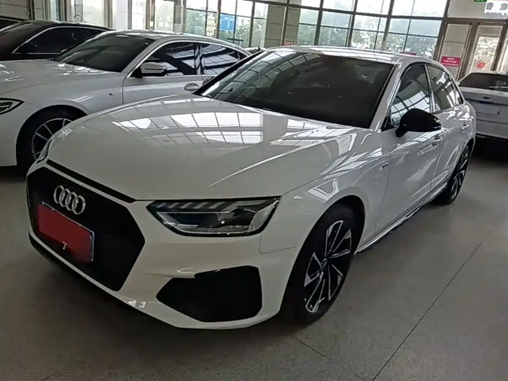 Audi A4L 2023 40 TFSI Luxury Sport