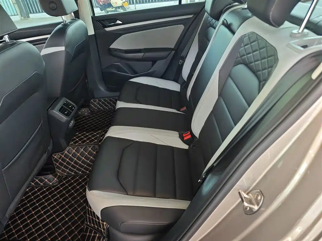 Volkswagen Bora 2023 300TSI DSG Premium Edition фото 17