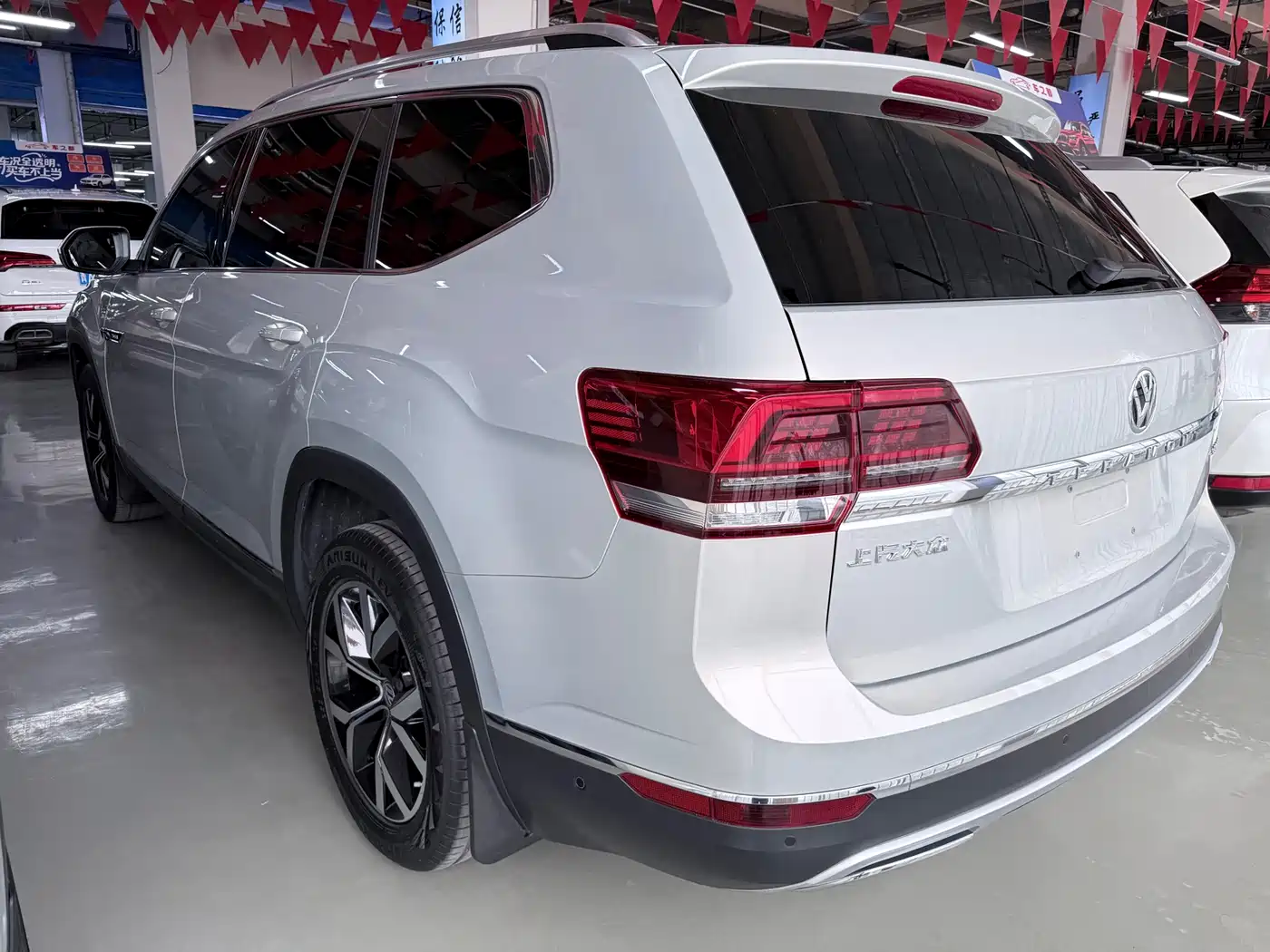 Volkswagen Teramont 2020 380TSI 4WD Luxury Edition China VI фото 16
