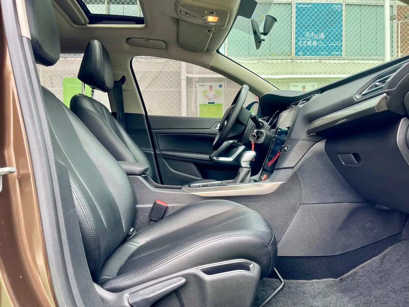 Peugeot 408 2016 1.6T Automatic Luxury Edition фото 8