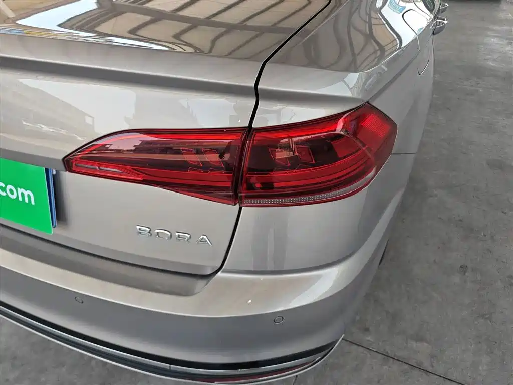 Volkswagen Bora 2023 300TSI DSG Premium Edition фото 8