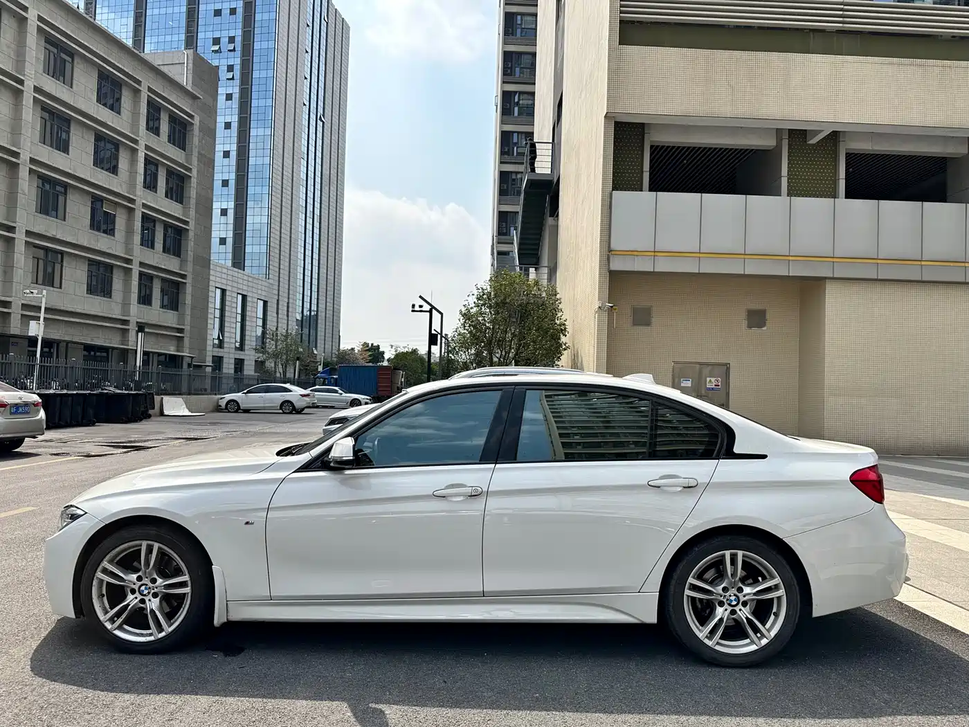 BMW 3 Series 2019 320Li M Luxury Package фото 11