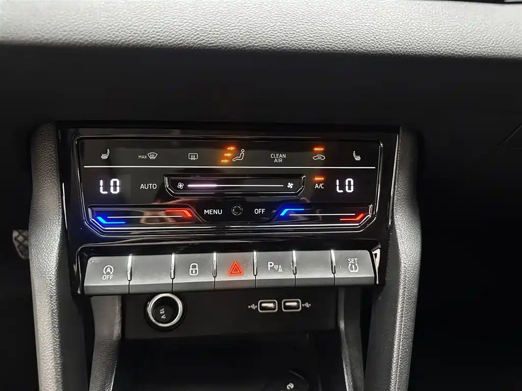 Škoda Karoq 2024 TSI280 Premium Edition фото 15