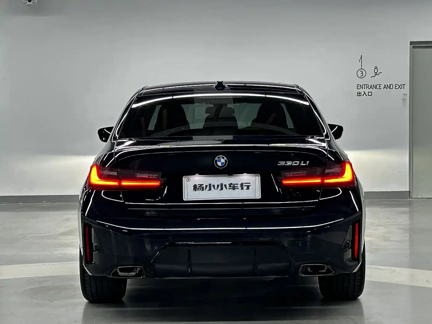 BMW 3 Series 2024 330Li M Sport Shadowline Package фото 4
