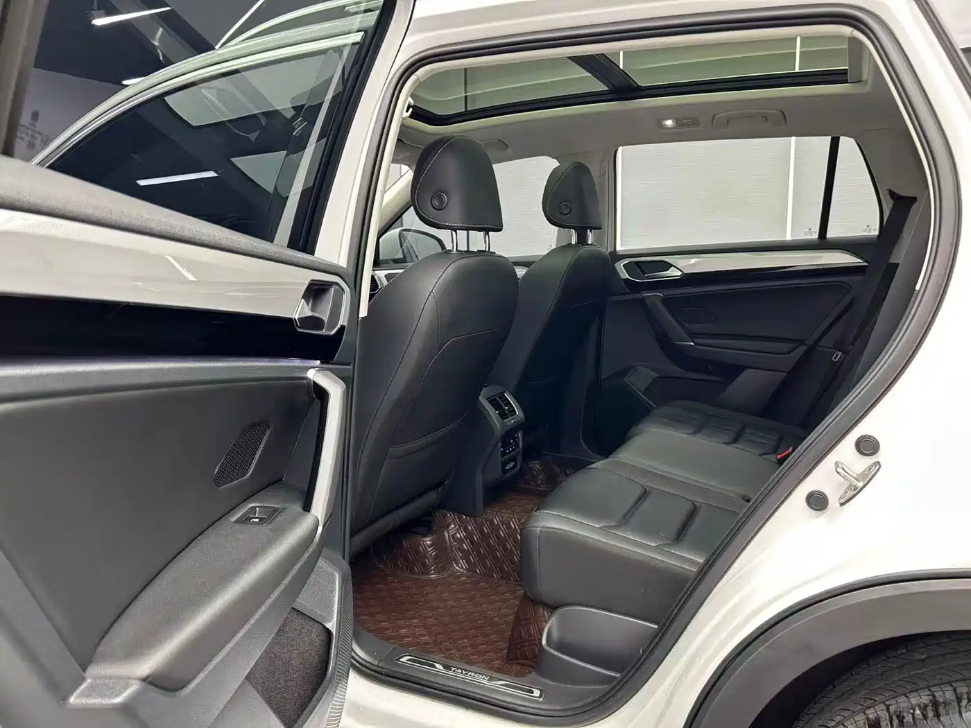 Volkswagen Tayron 2022 280TSI 2WD Luxury Smart Connect Edition фото 18