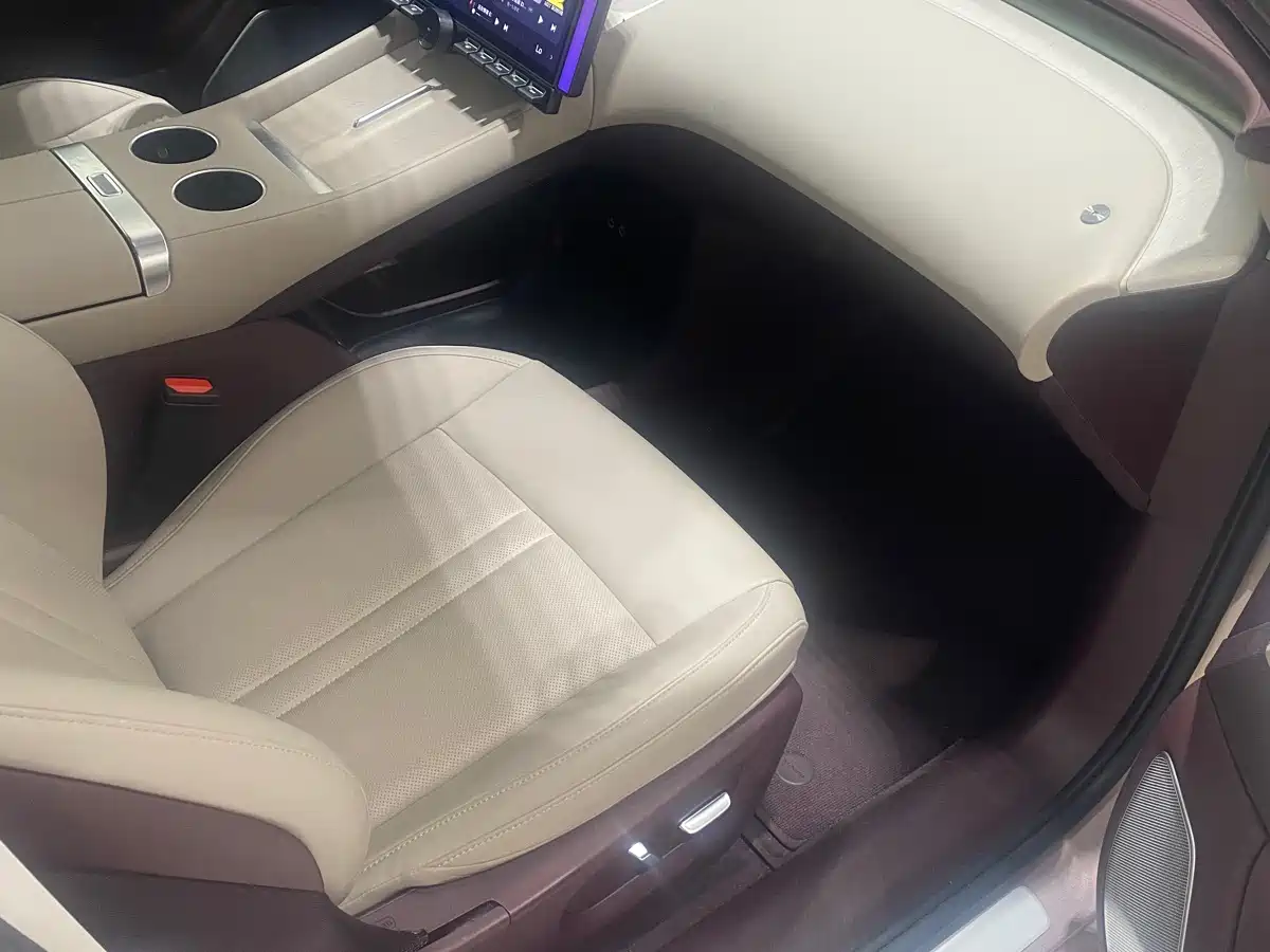 Xiaomi Auto Xiaomi YU7 2025 Extended Range RWD Edition фото 8