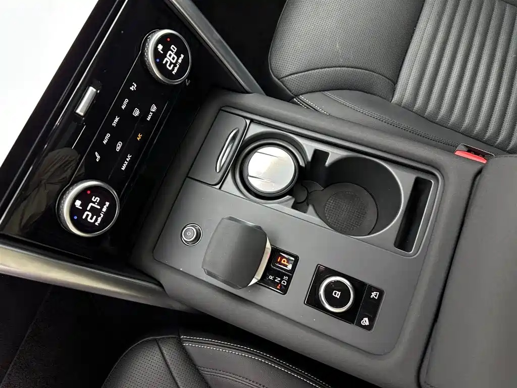 Land Rover Discovery 2023 360PS R-Dynamic S фото 13