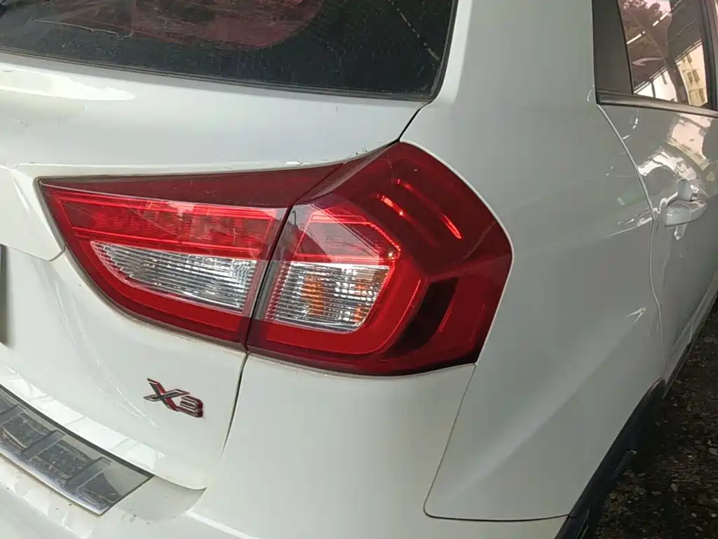 Geely Vision X3 2017 2017 1.5L Automatic Premium