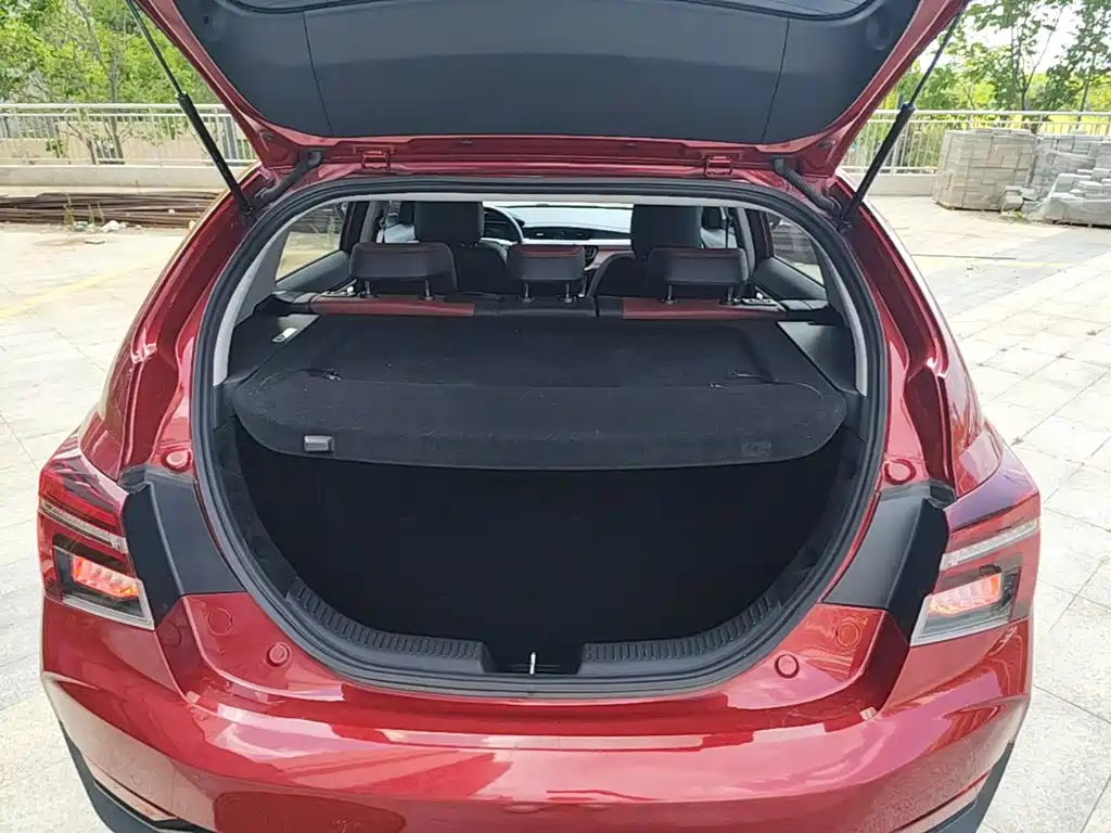 Фото 19 - Geely Vision S1