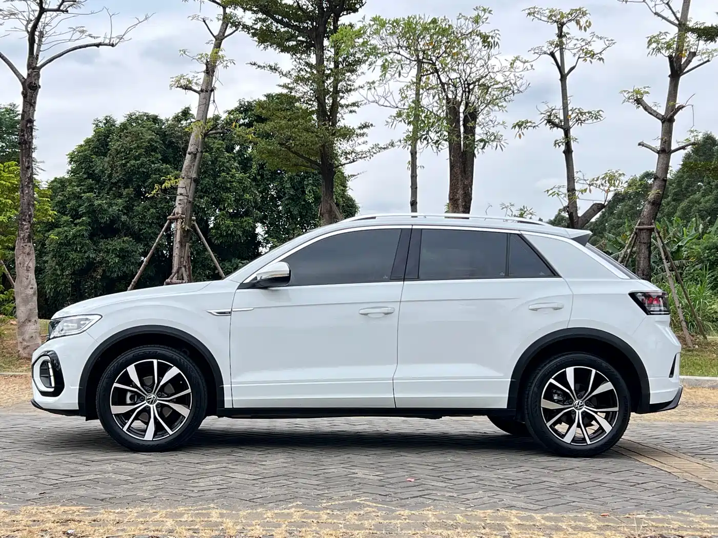 Volkswagen T-ROC 2023 300TSI DSG 2WD Dawn Edition фото 5
