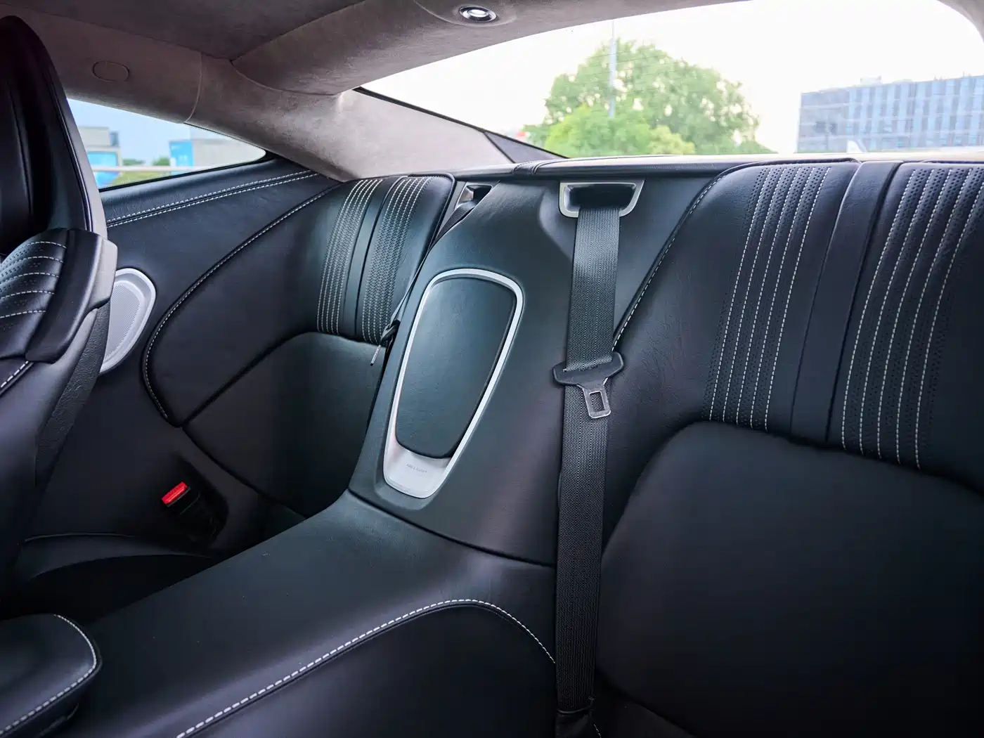 Aston Martin DB11 2021 2019 Model 4.0T V8 Coupe