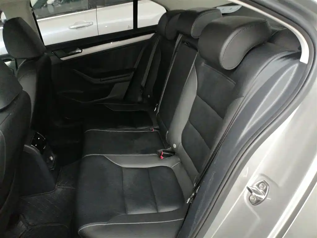 Volkswagen Sagitar 2017 230TSI Automatic Comfort фото 13