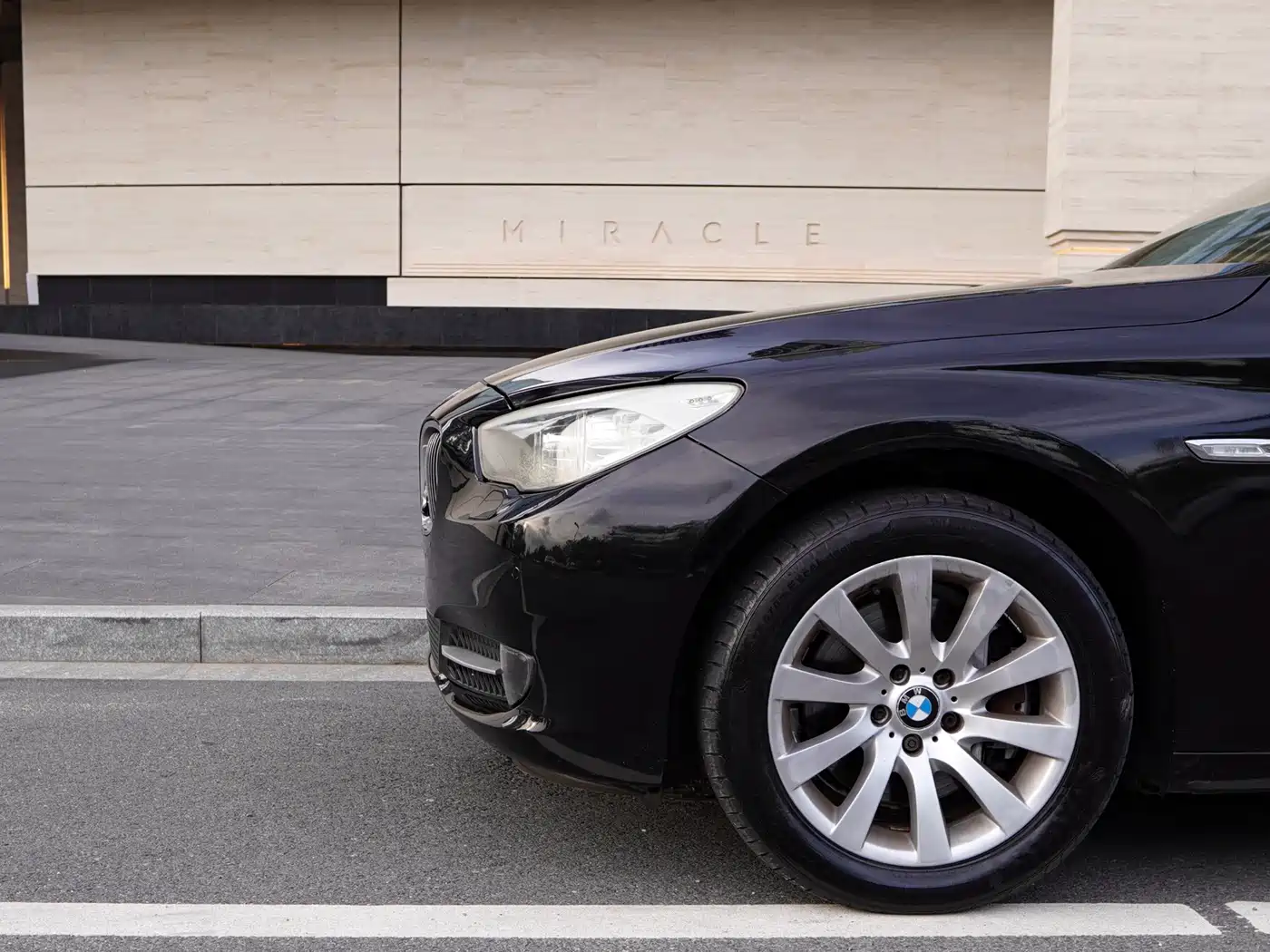 BMW 5 Series GT 2013 535i Leadership фото 16