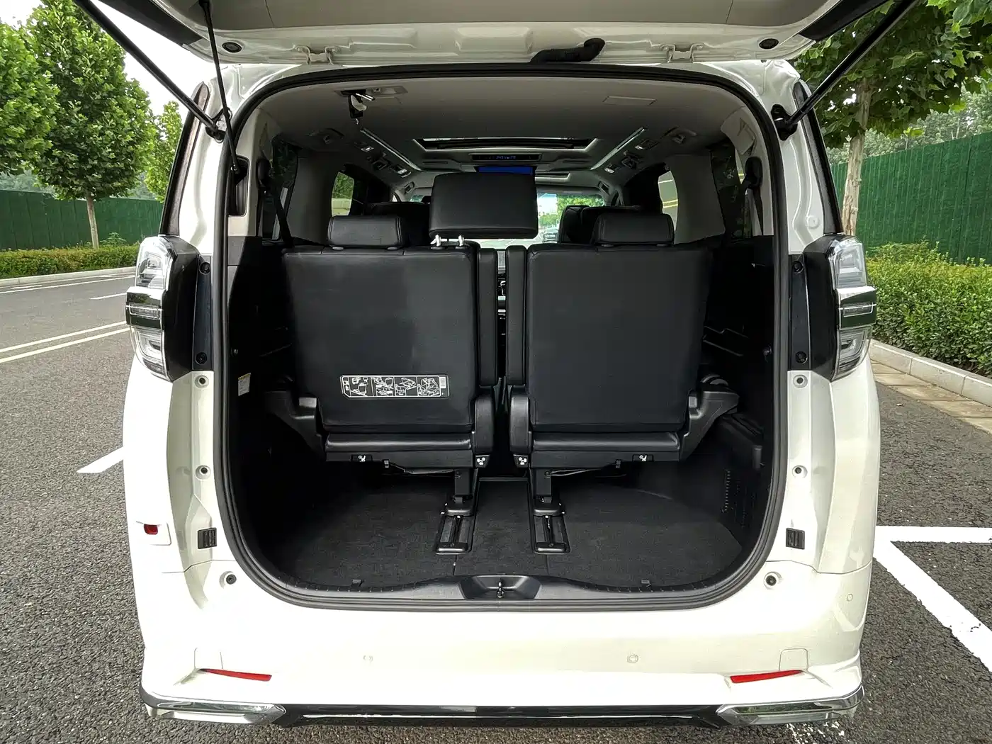 Toyota Vellfire 2021 Crown Hybrid 2.5L HV Luxury Edition фото 15