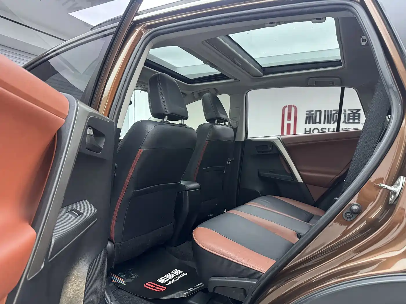 Toyota RAV4 Rongfang 2015 2.5L Automatic 4WD Luxury Edition фото 6