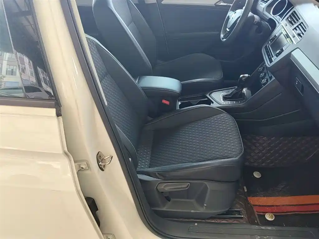 Volkswagen Tiguan L 2019 330TSI Auto 2WD Trend Edition China V фото 25