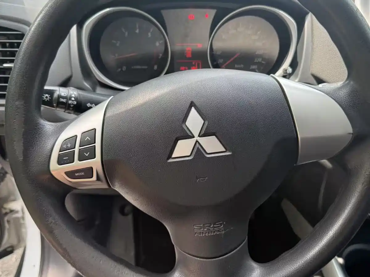 Mitsubishi ASX 2013 1.6L Manual 2WD Standard фото 7