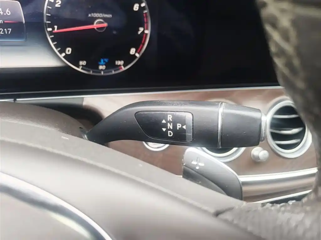 Mercedes-Benz E-Class 2018 Facelift E 200 L фото 14