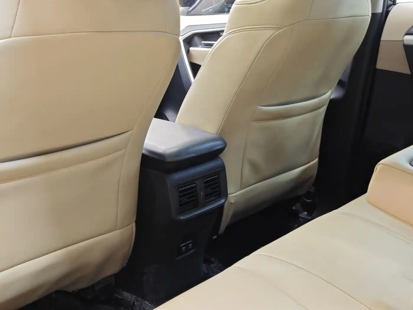 Toyota RAV4 Rongfang 2020 2.0L CVT 2WD Trend Edition фото 23