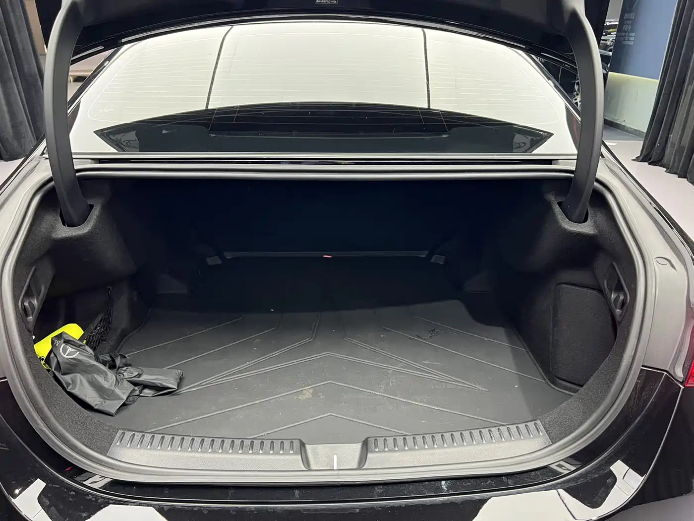 Mercedes-Benz E-Class 2025 Facelift E 300 L Luxury фото 13