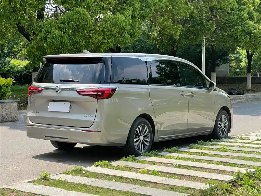 BUICK GL8