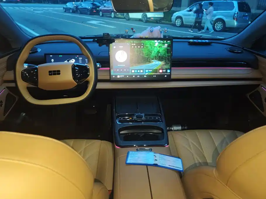 Geely Galaxy Galaxy Xingyao 8 2025 2025 130km EM-i Premium Edition