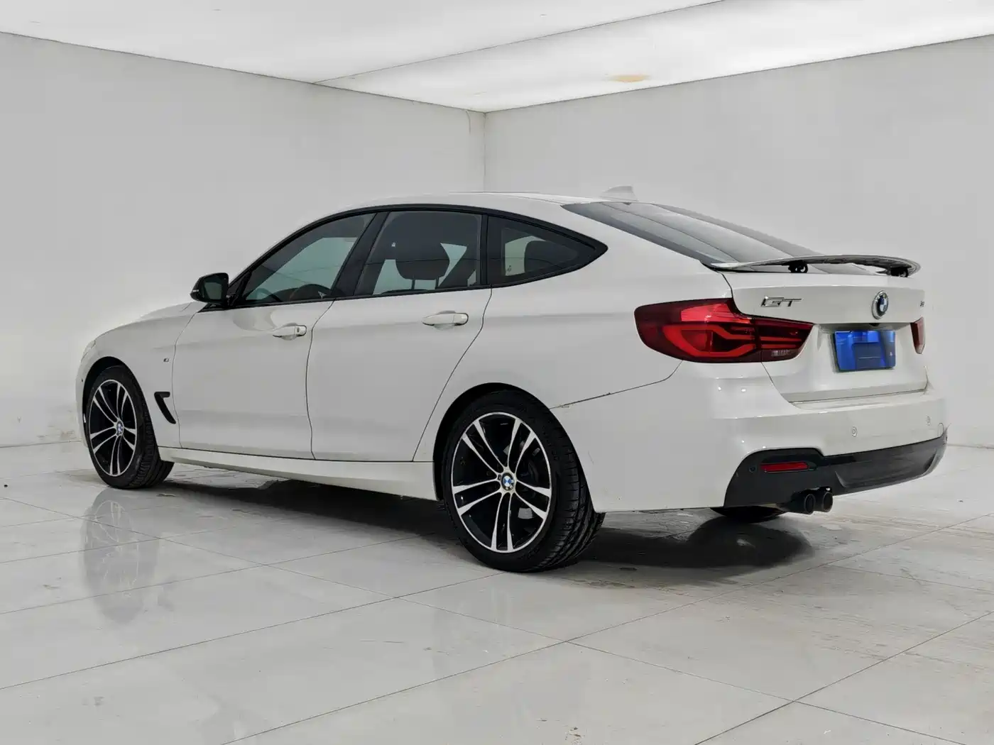 BMW 3 Series GT 2021 2020 330i M Sport Night Edition