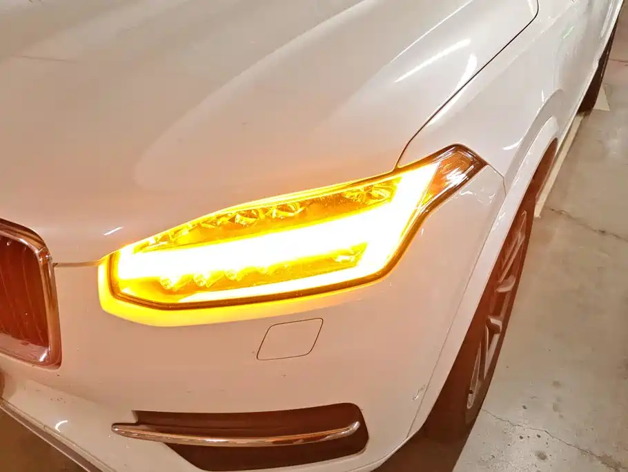 Фото 5 - Volvo XC90