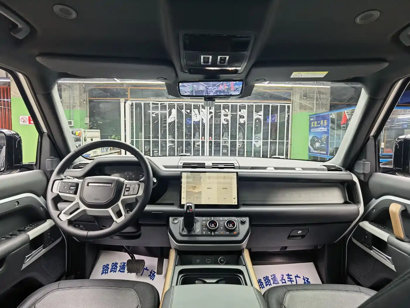 Land Rover Defender 2022 110 P400 X-DYNAMIC HSE фото 7