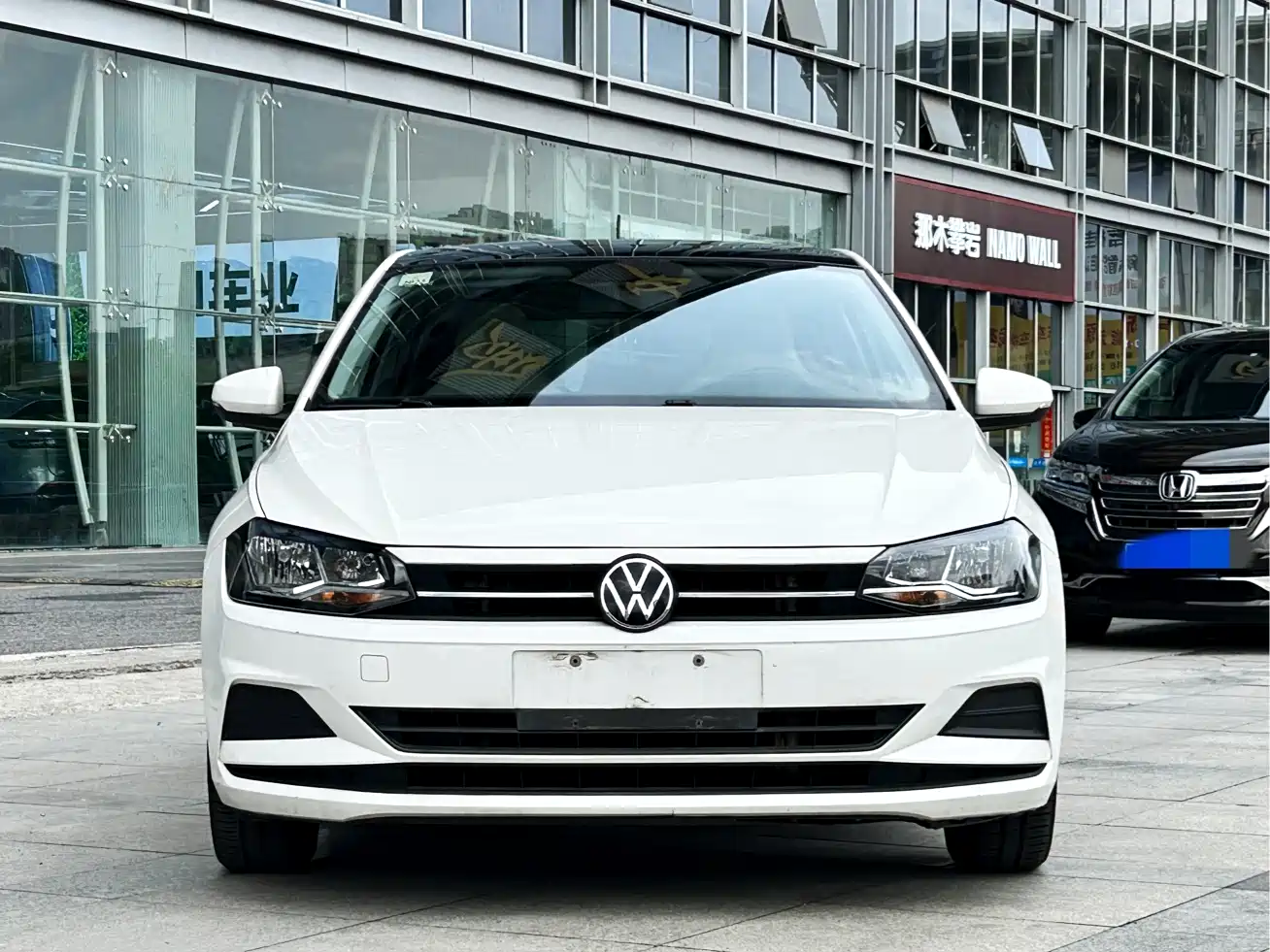 VOLKSWAGEN POLO