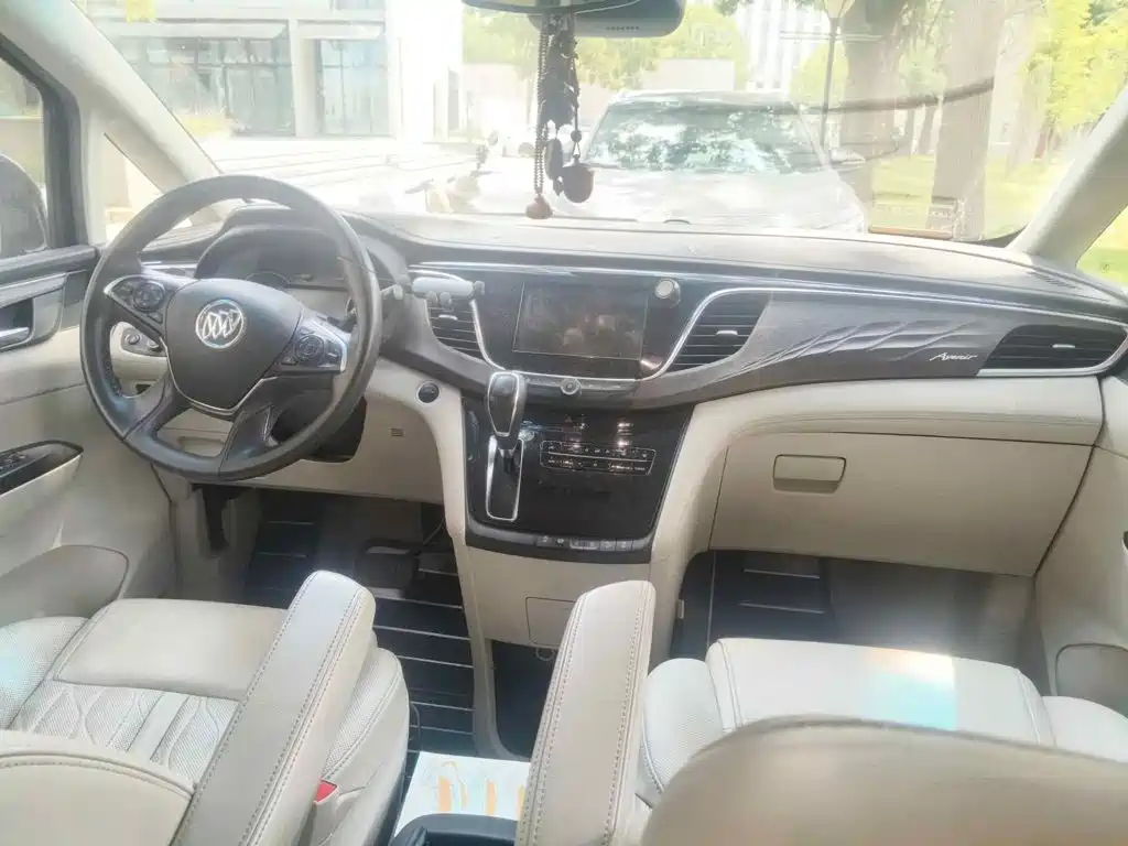 Фото 12 - Buick GL8