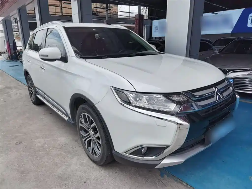 MITSUBISHI OUTLANDER
