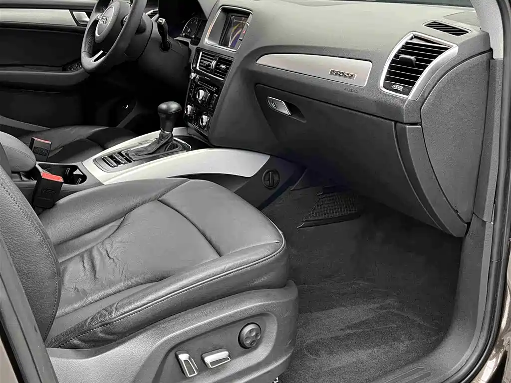 Audi Q5 2015 40 TFSI Technology фото 7