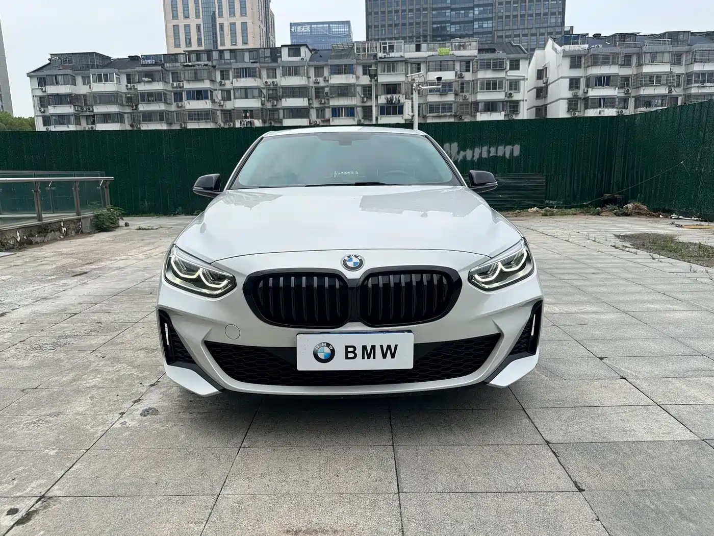 BMW 1 Series 2021 120i M Sport Shadow Edition фото 2