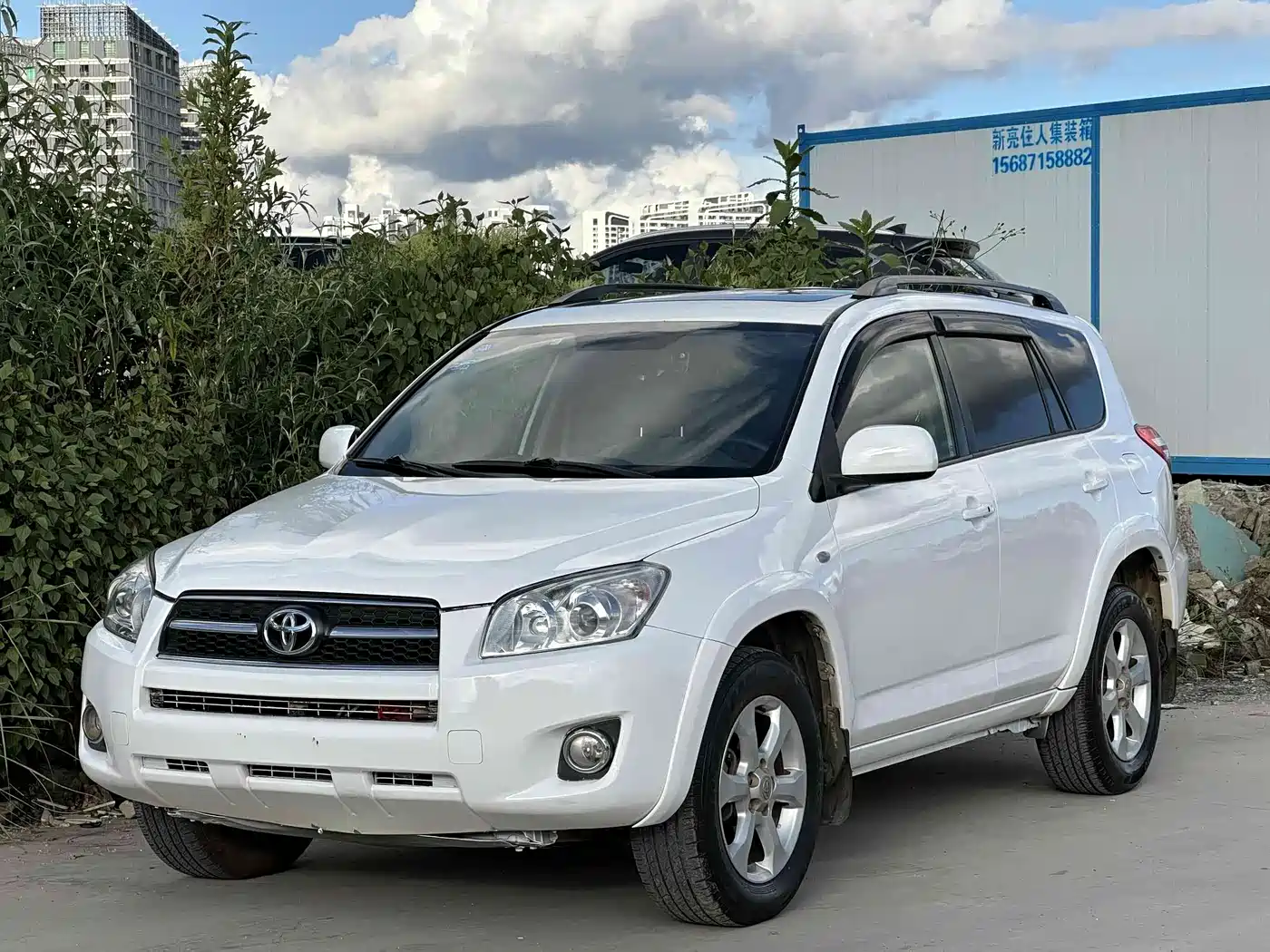 Toyota RAV4 Rongfang 2010 2.0L Automatic Luxury Upgrade Edition