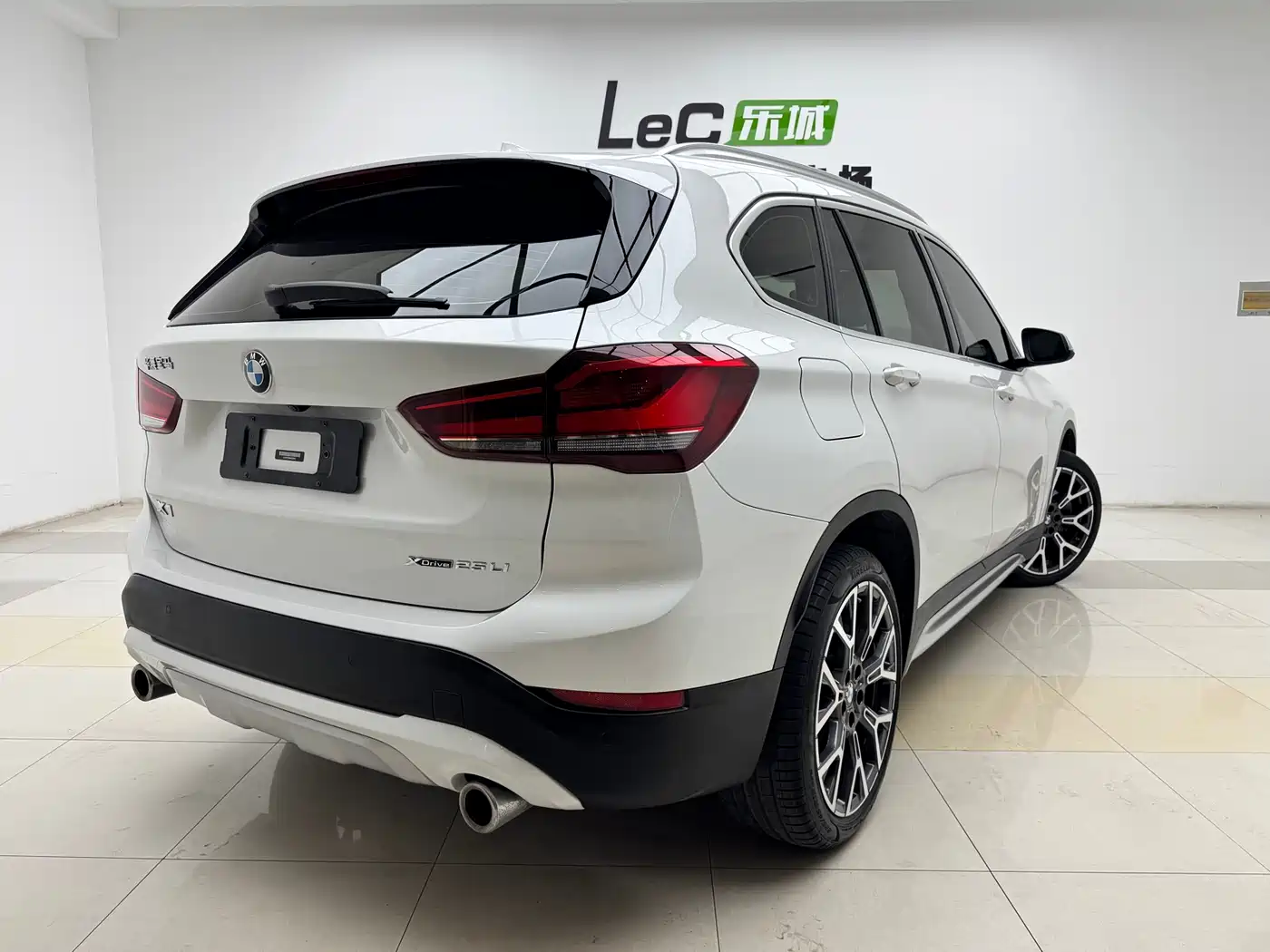 BMW X1 2022 xDrive25Li Premium фото 15