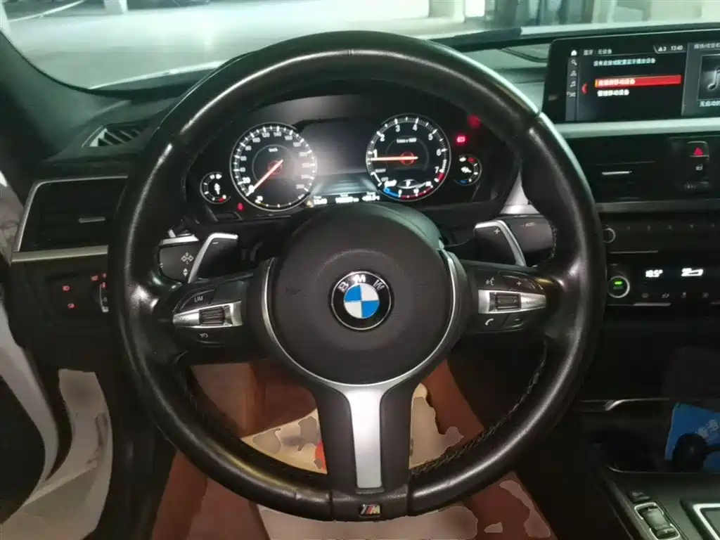 BMW 3 Series 2019 320i M Sport Black Night Edition фото 11