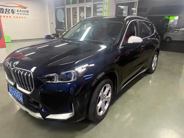 BMW X1 sDrive20Li, X Дизайн-пакет