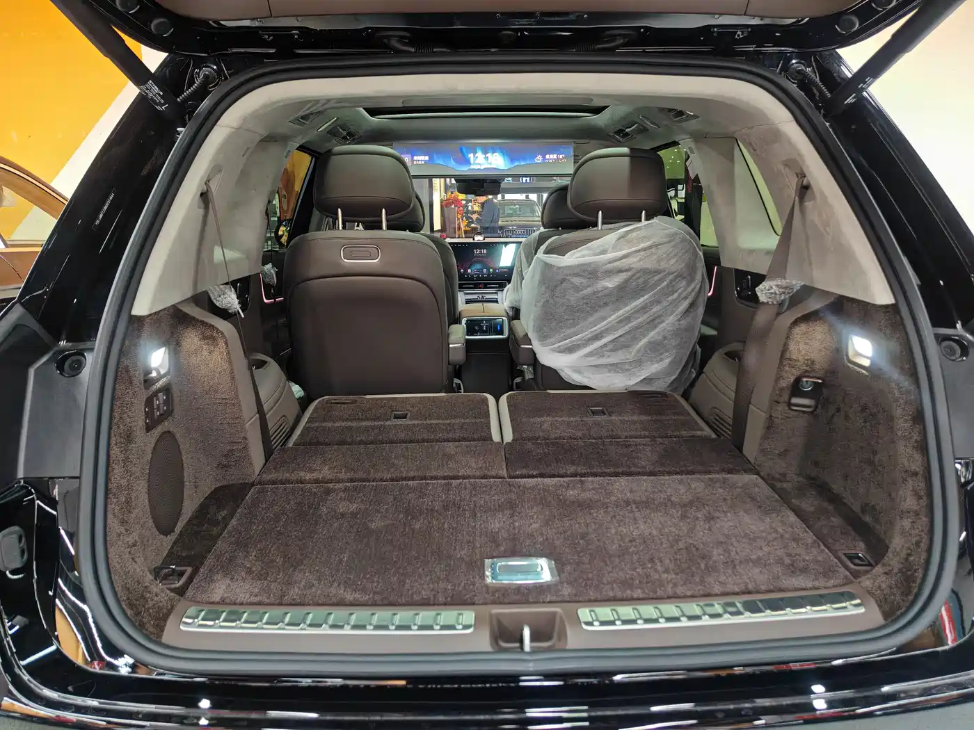 AITO Wenjie AITO M9 2025 Extended Range Ultra 52kWh 6-Seater фото 5
